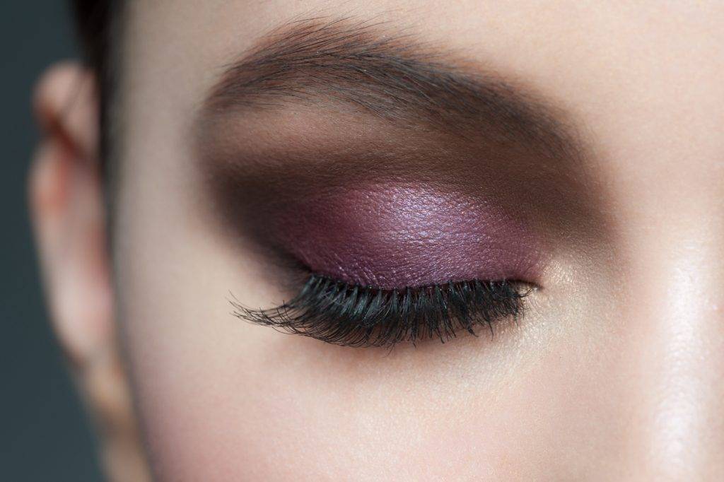 spring and summer makeup trends: violet smokey eye trends