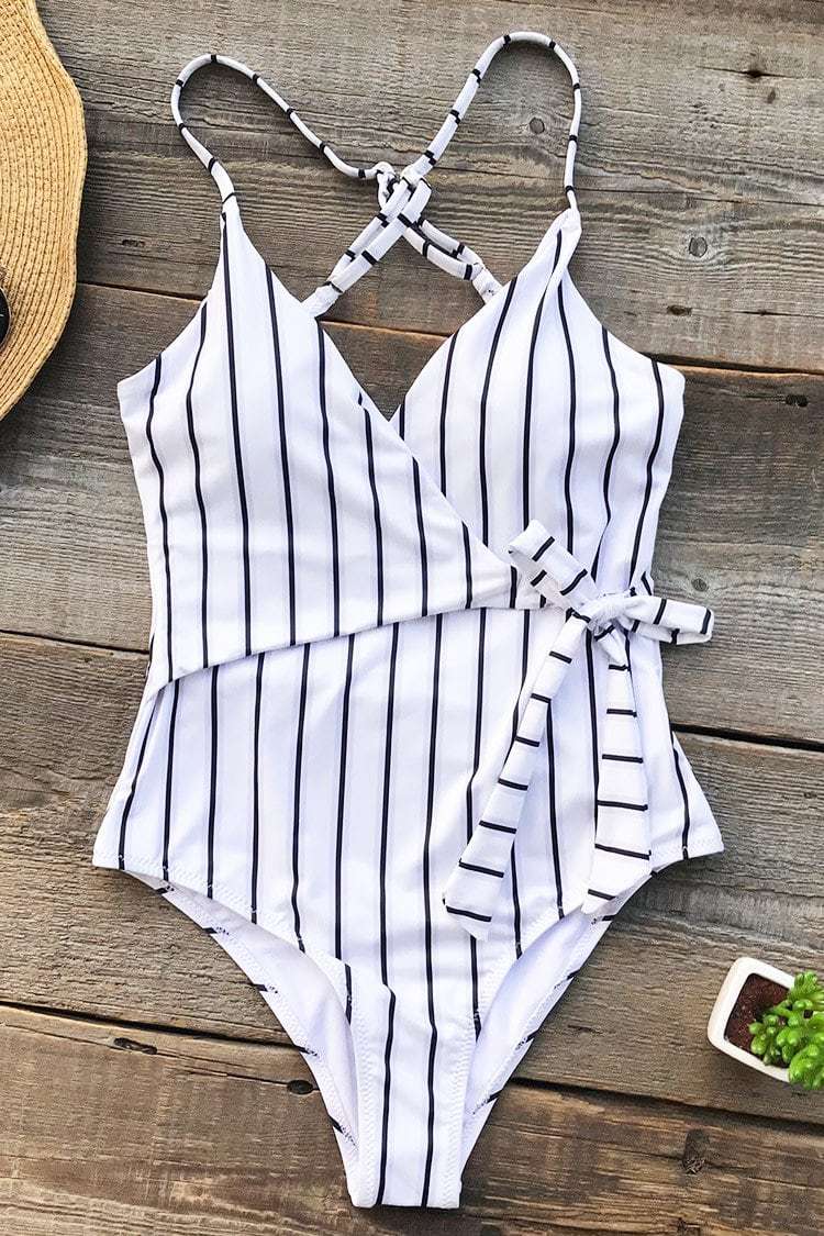 High quality super slimming and cute preppy bathing suits: CUPSHE Striped One Piece