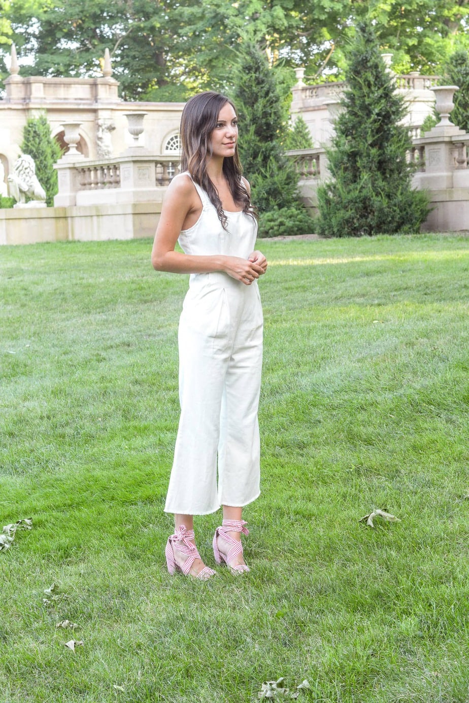 what to wear to a white party
