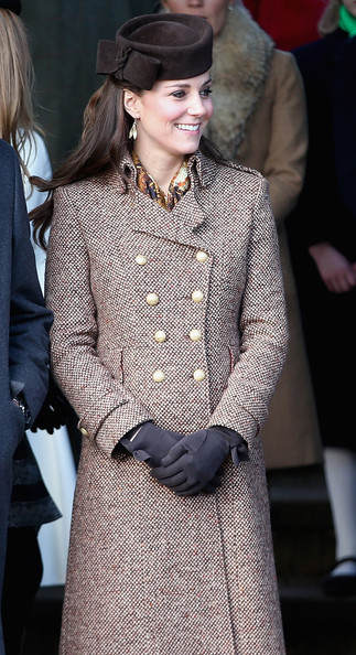 Kate+Middleton+Royal+Family+Attend+Church+cxWRYRHQAbKl