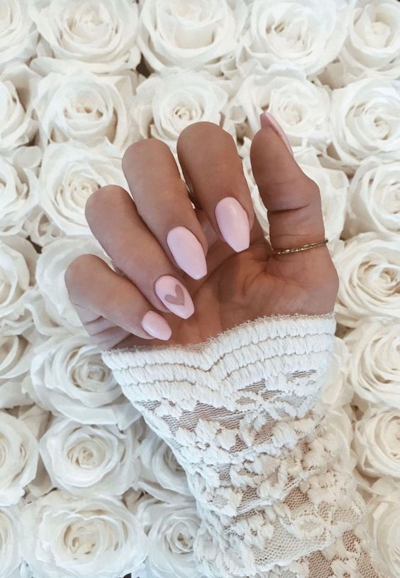 Trending February nails, February nail ideas, and February nail designs to try