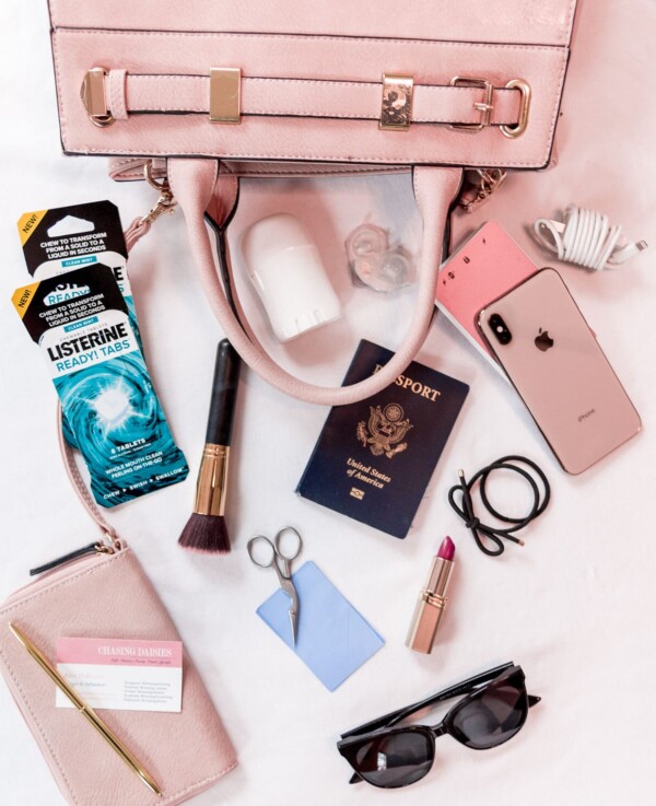 The Ultimate Everyday Purse Essentials List