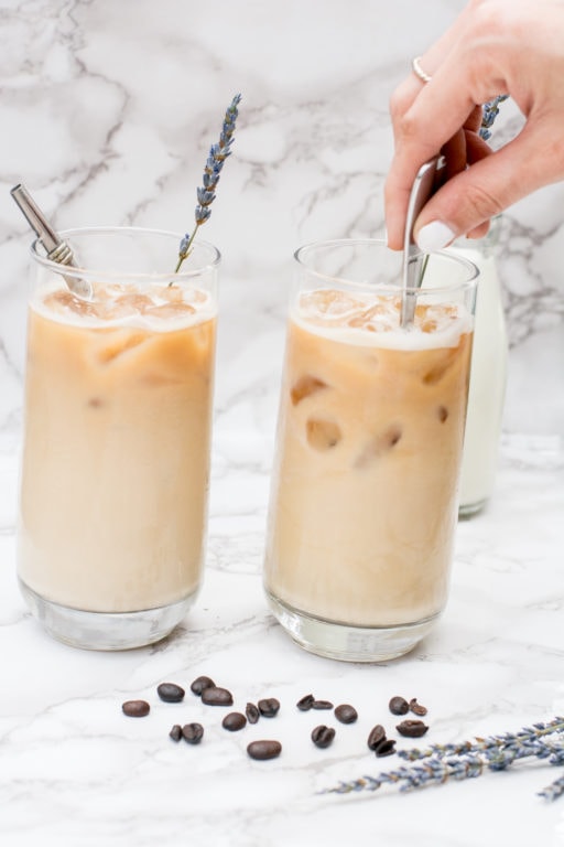 lavender latte / iced latte recipe / iced coffee recipe / diy iced coffee recipes / coffee recipes easy