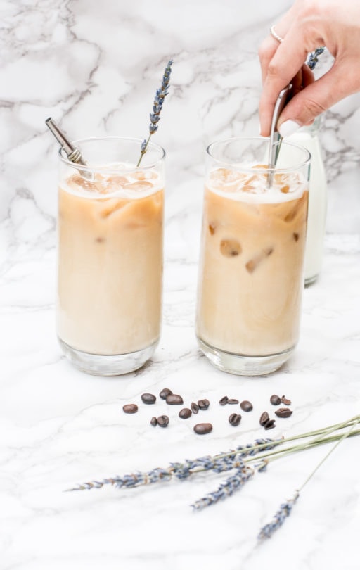 lavender latte / iced latte recipe / iced coffee recipe / diy iced coffee recipes / coffee recipes easy