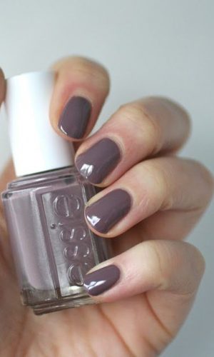 The best fall nails, fall nail designs, and fall nail colors this year