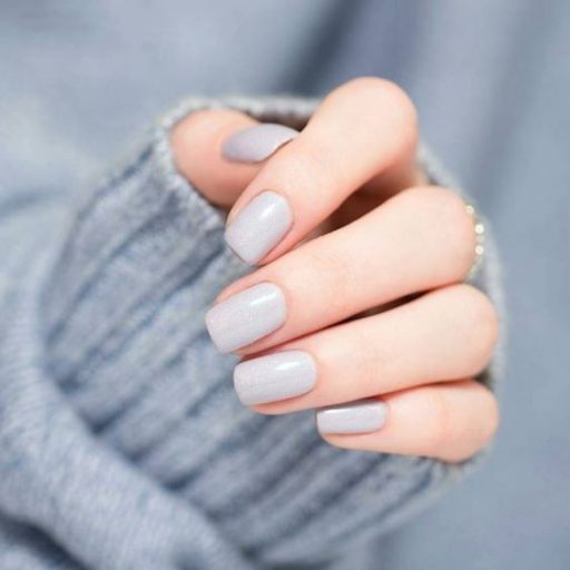 5 minimalistic neutral nail ideas for fall 2023