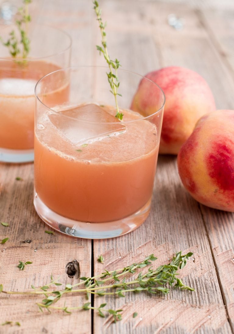 Peach Bourbon Smash An Easy Peach Cocktail With 4 Ingredients