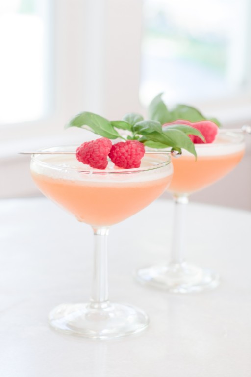 french kiss martini, french martini garnish, how to make a french martini frothy