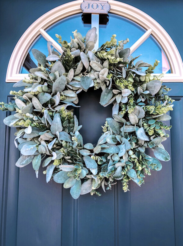 30 Elegant Christmas Wreaths That Can Be Ordered Online