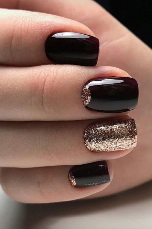 19 New Year's Eve Nail Colors + Inspiration