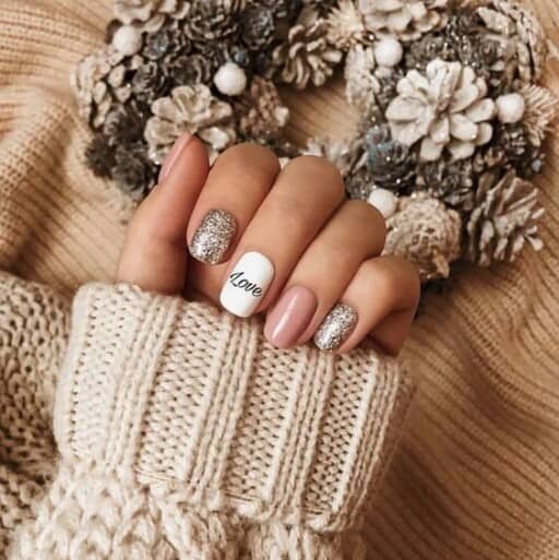 The best Christmas nails, Christmas nail designs, and Christmas nail ideas to try this year