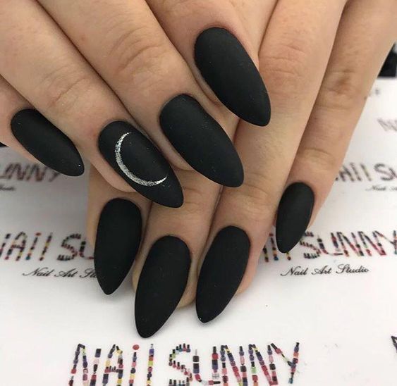 The best Halloween nails designs to try this year