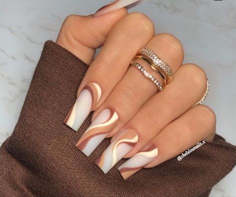 Top fall nails | fall nail ideas | fall nail designs | autumn nails | September and October nails