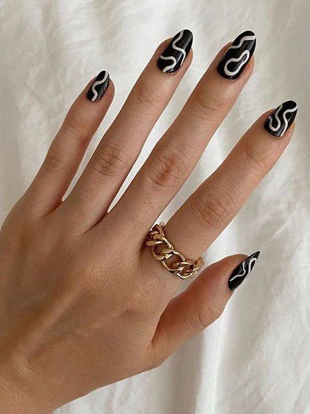 Top fall nails | fall nail ideas | fall nail designs | autumn nails | September and October nails