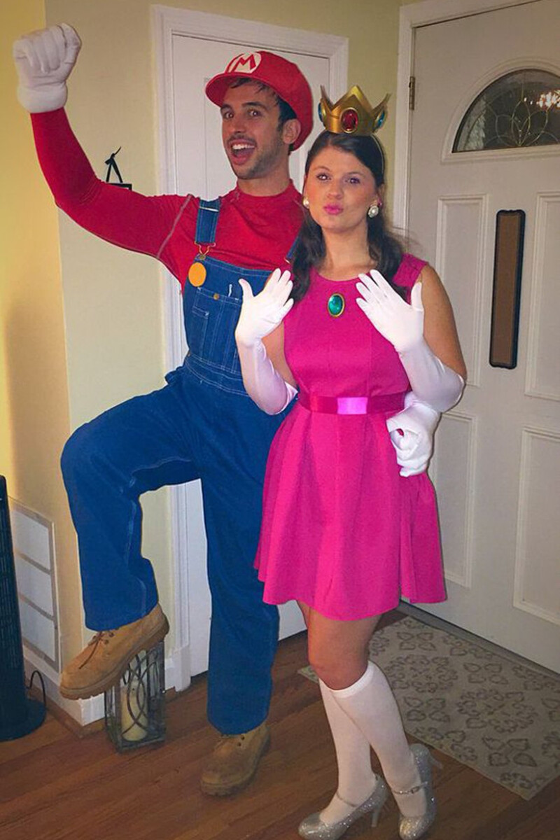 Couples-Halloween-Costumes-Mario-a9e02ae