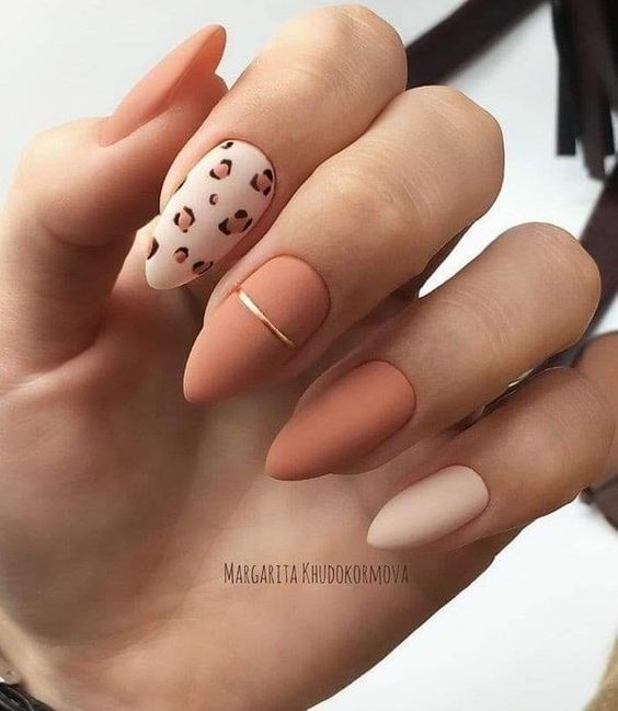 Top fall nails | fall nail ideas | fall nail designs | autumn nails | September and October nails