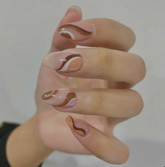 Top fall nails | fall nail ideas | fall nail designs | autumn nails | September and October nails