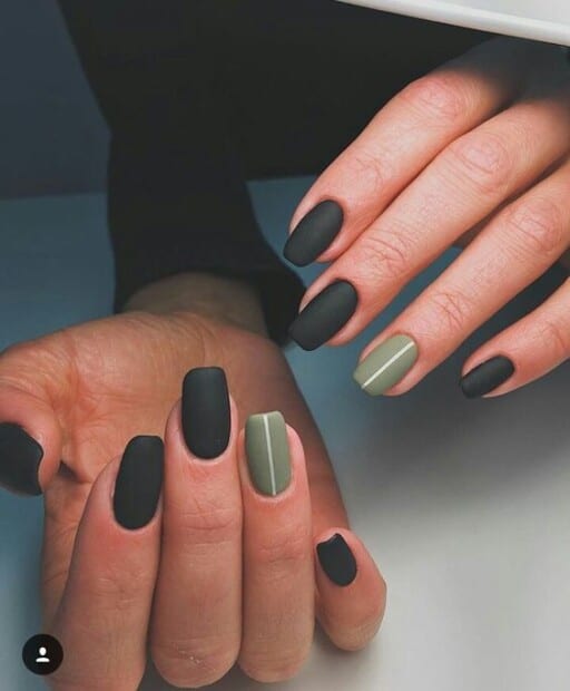 natural looking acrylic nails