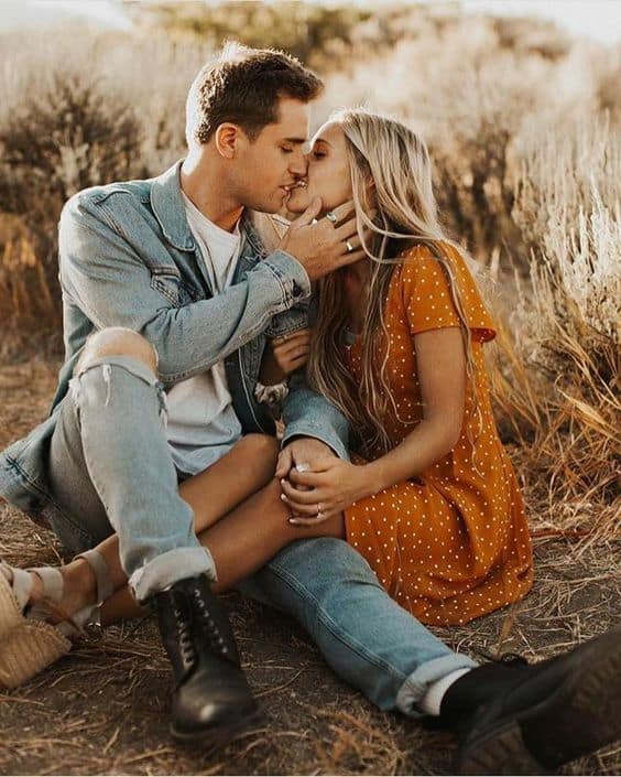 40 Couples Fall Photoshoot Ideas