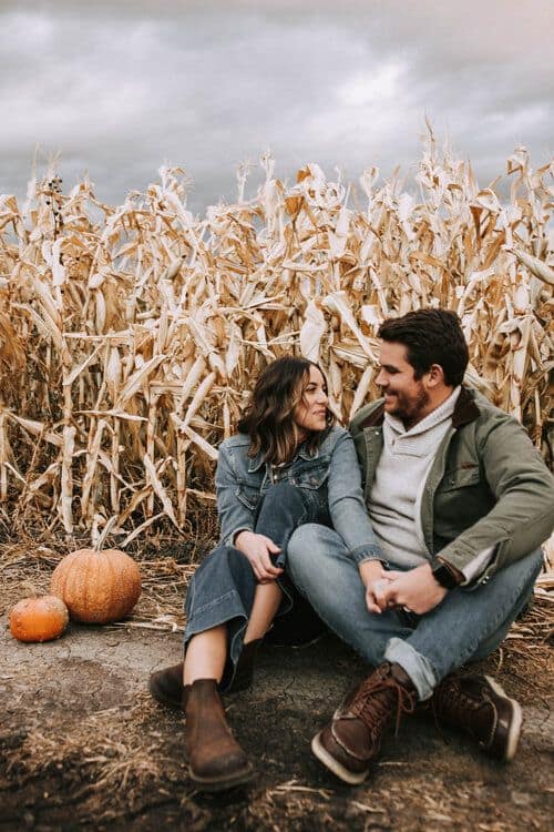 Couples fall photoshoot ideas | Couples photoshoot ideas for fall