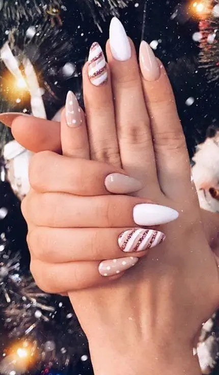 The 39 Prettiest Christmas & Holiday Nails : Red and White Christmas Nails