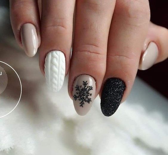 The best Christmas nails, Christmas nail designs, and Christmas nail ideas to try this year