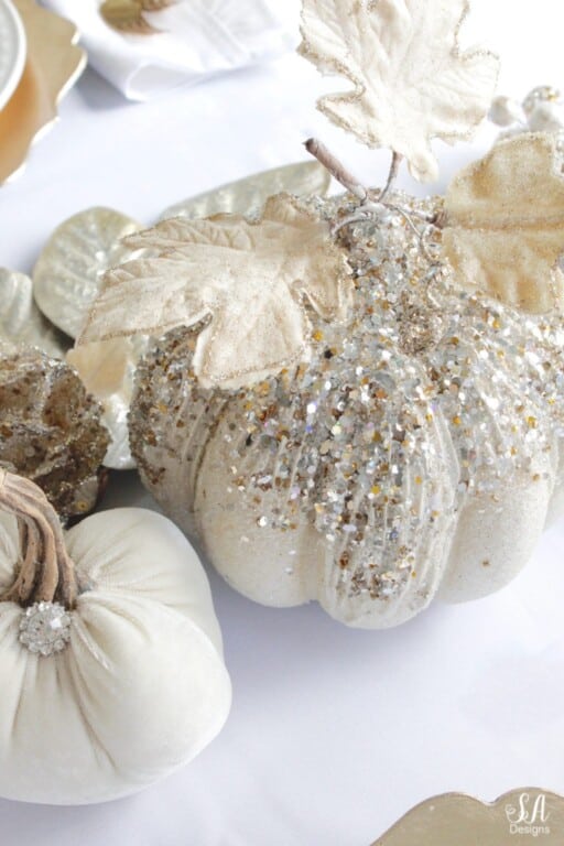 The best glam Thanksgiving decor ideas and glam Thanksgiving decorations to copy