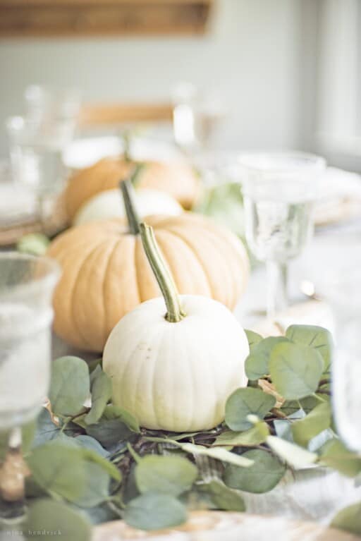 The best glam Thanksgiving decor ideas and glam Thanksgiving decorations to copy