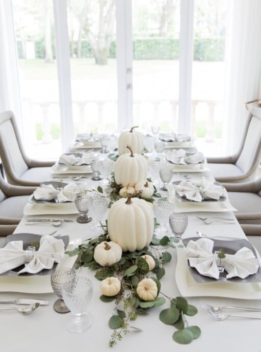 The best glam Thanksgiving decor ideas and glam Thanksgiving decorations to copy