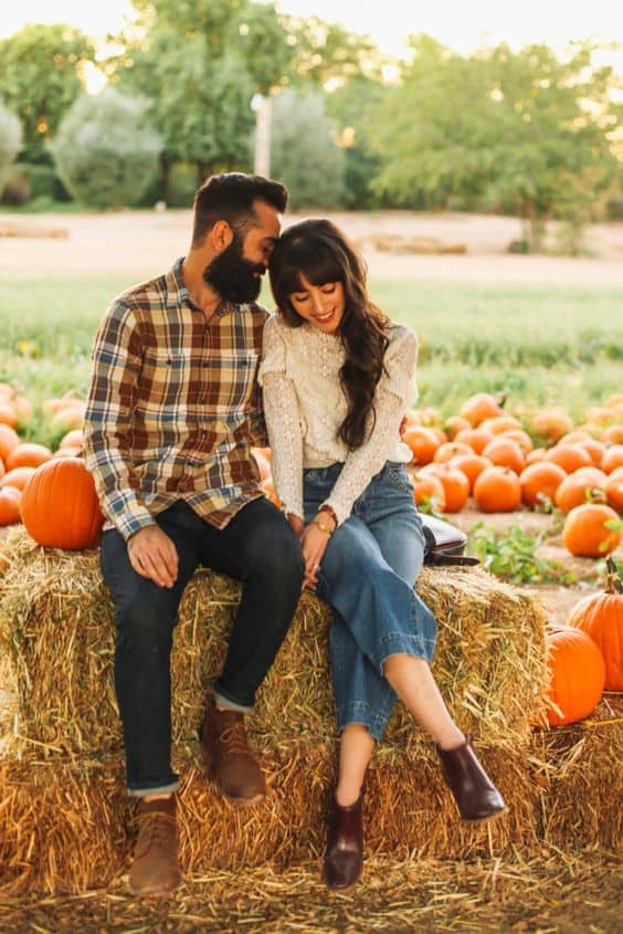 40+ Couples Fall Photoshoot Ideas