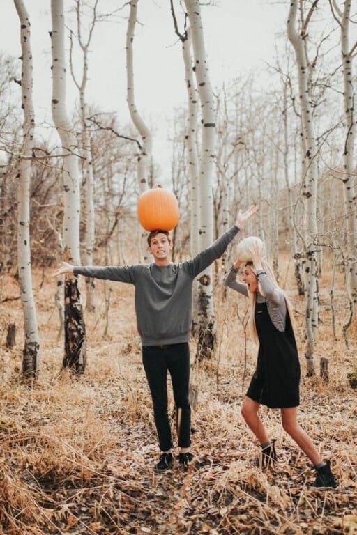 Couples fall photoshoot ideas | Couples photoshoot ideas for fall