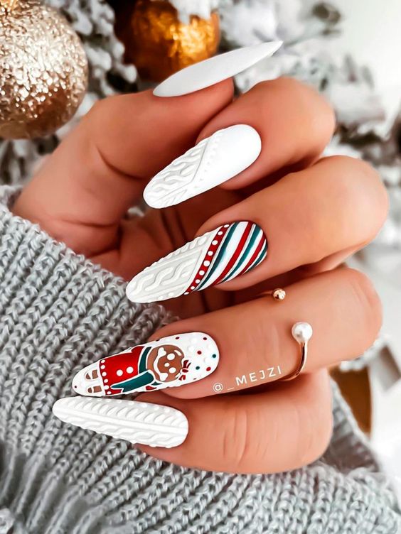 The best Christmas nails, Christmas nail designs, and Christmas nail ideas to try this year