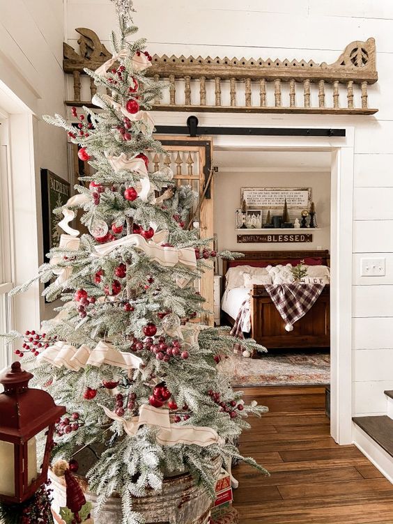 The best Christmas tree ideas and Christmas tree decorations to copy