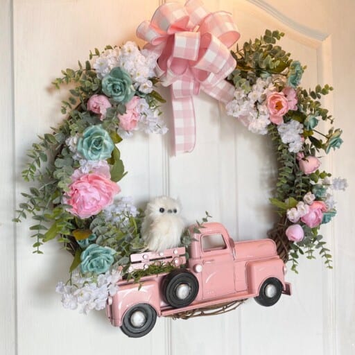 The best pink Christmas wreaths and Christmas wreath ideas to try