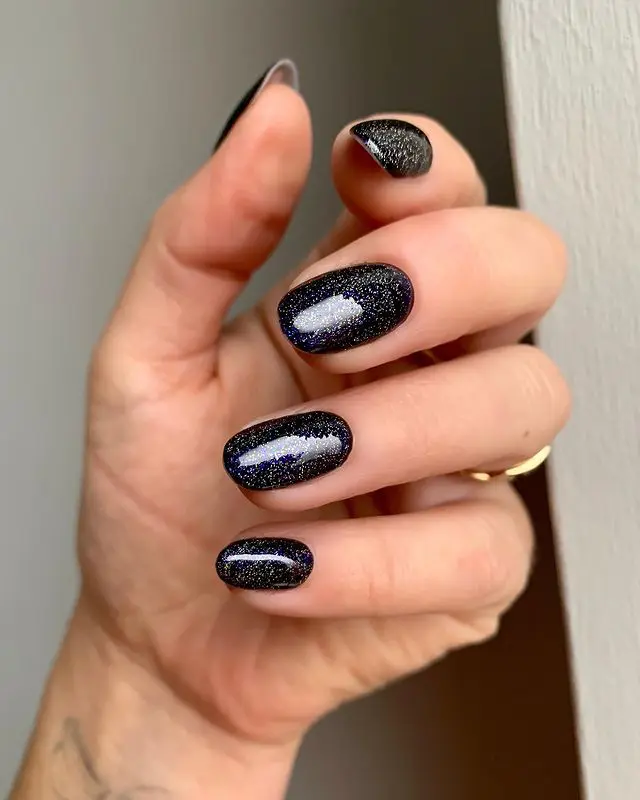 The prettiest winter nails, winter nail ideas, and winter nail designs