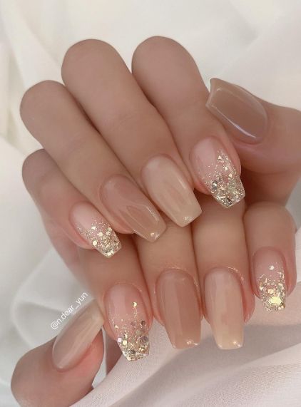 The prettiest winter nails, winter nail ideas, and winter nail designs