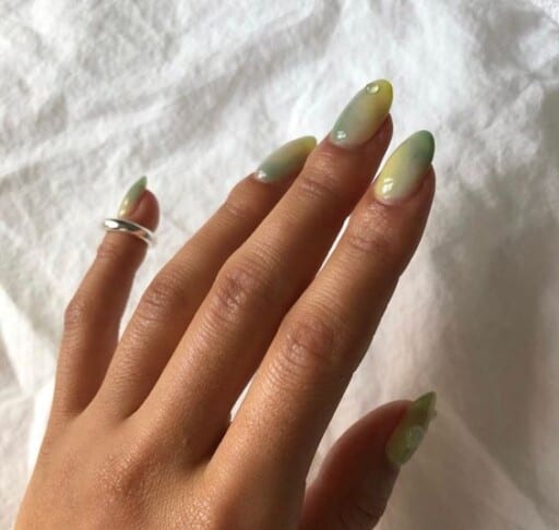 Browse these march nails and april nails to get the perfect spring nails this year!