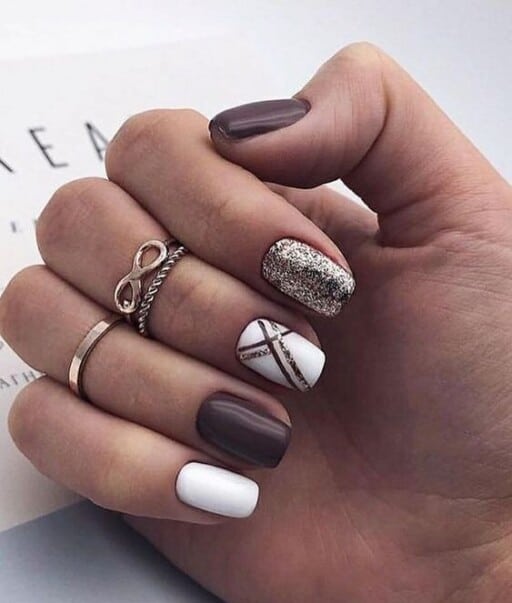 35+ Ultra Trendy January Nail Colors & Designs