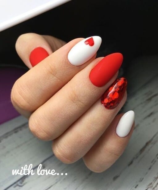 The best Valentine's Day nails designs to try this year