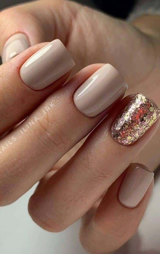 35+ Ultra Trendy January Nail Colors & Designs