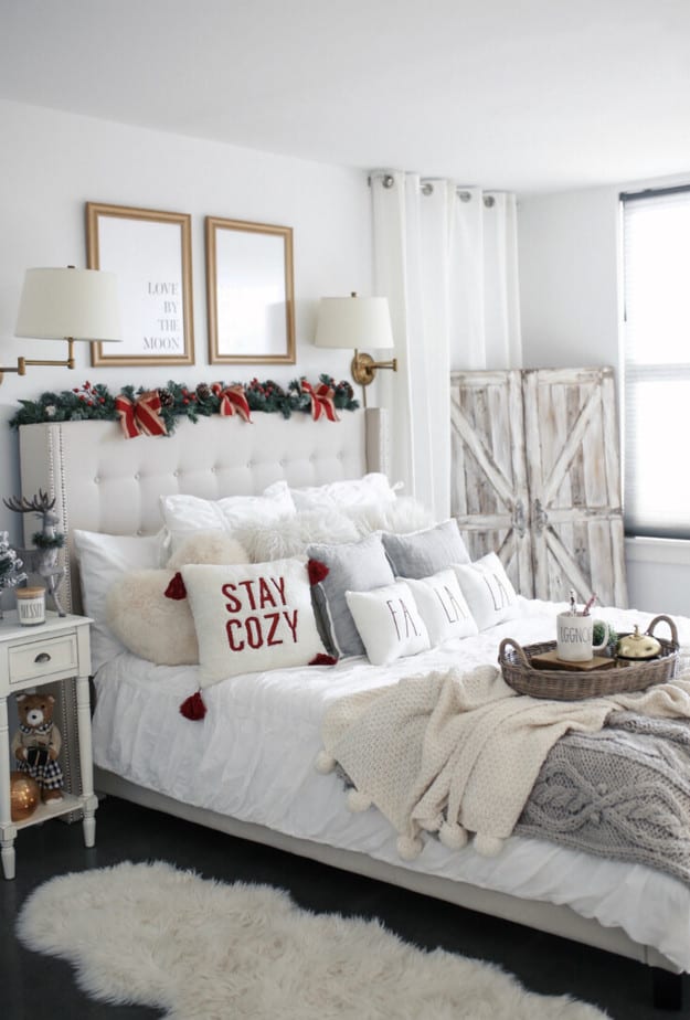 50+ Christmas Bedroom Ideas To Spruce Up Your Home