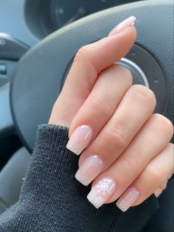 The prettiest winter nails, winter nail ideas, and winter nail designs