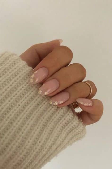 Browse these march nails and april nails to get the perfect spring nails this year!