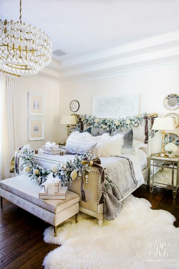 50+ Christmas Bedroom Ideas To Spruce Up Your Home