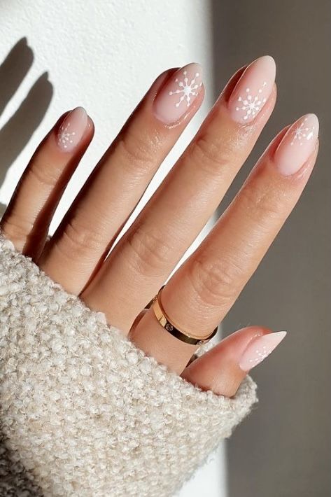 The prettiest winter nails, winter nail ideas, and winter nail designs