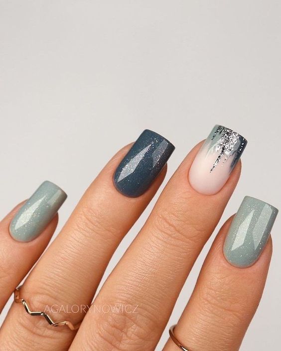 The prettiest winter nails, winter nail ideas, and winter nail designs