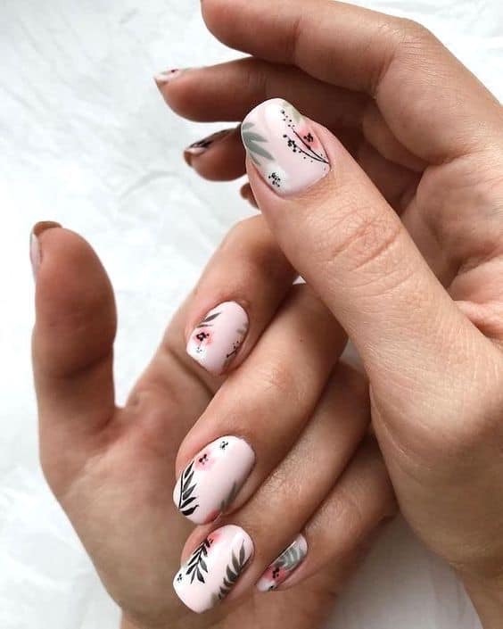 EBANKU 12 Sheets Black White Nail Art Sticker, Leaves Retro Flower Vine  Pattern Decals French Classic Simple Self Adhesive Decals, for Girl Women Nails  Art DIY Decoration : Amazon.in: Beauty