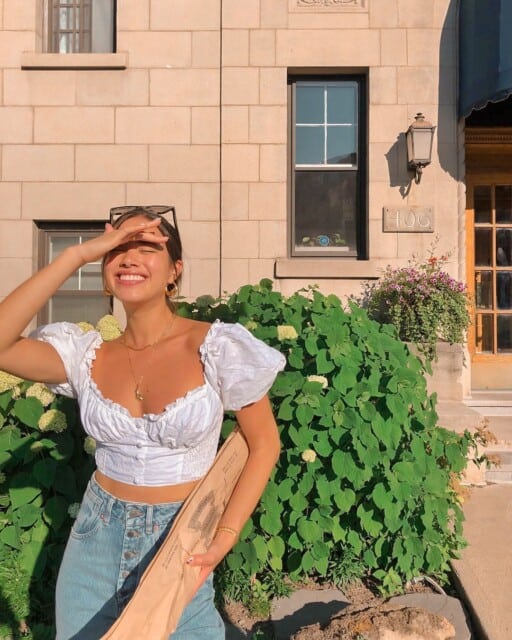 20+ Instagrammable Spring & Summer Photo Ideas: Recreate stunning vacation vibes with easy-to-copy poses & backdrops.