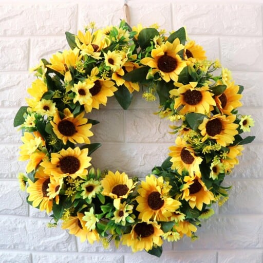 Stunning spring & summer wreaths to spruce up your door decor