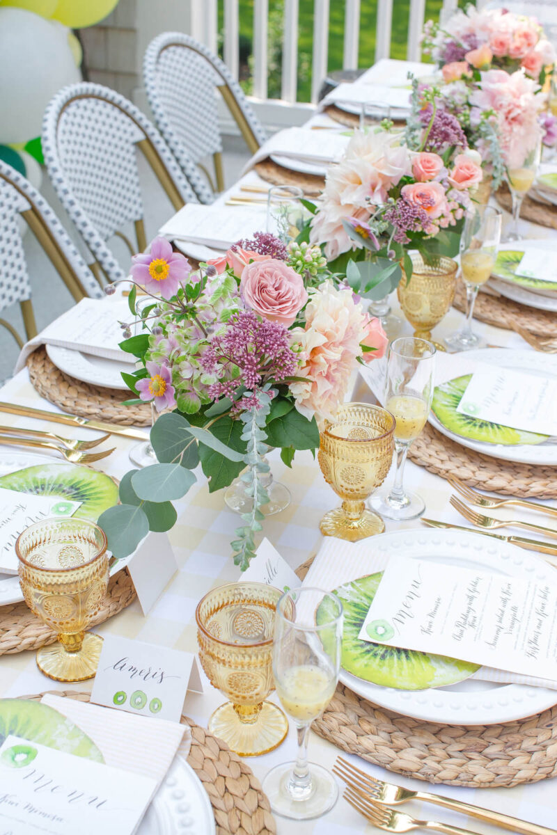 The prettiest spring tablescapes and spring table decor to try